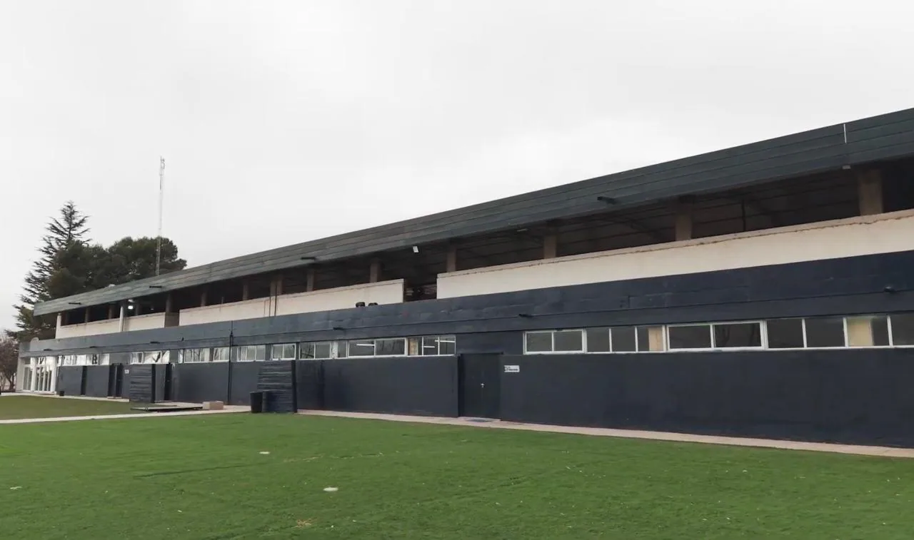La nave de Ciudad Deportiva avanza