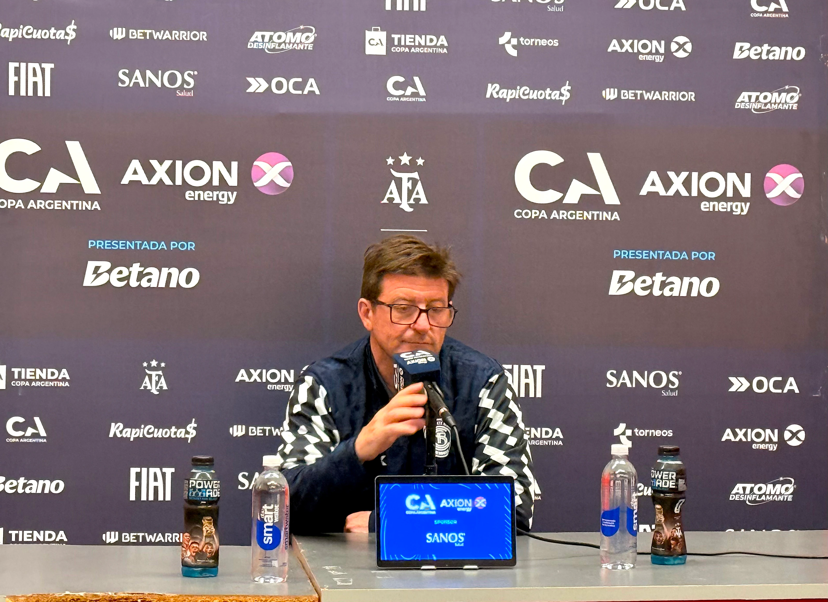 Conferencia de prensa de Alfredo